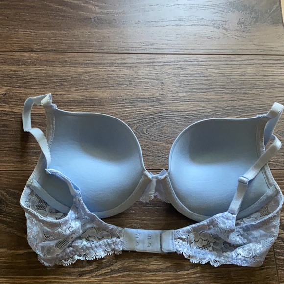 Victoria’s Secrets Push Up Bra - Picture 2 of 5